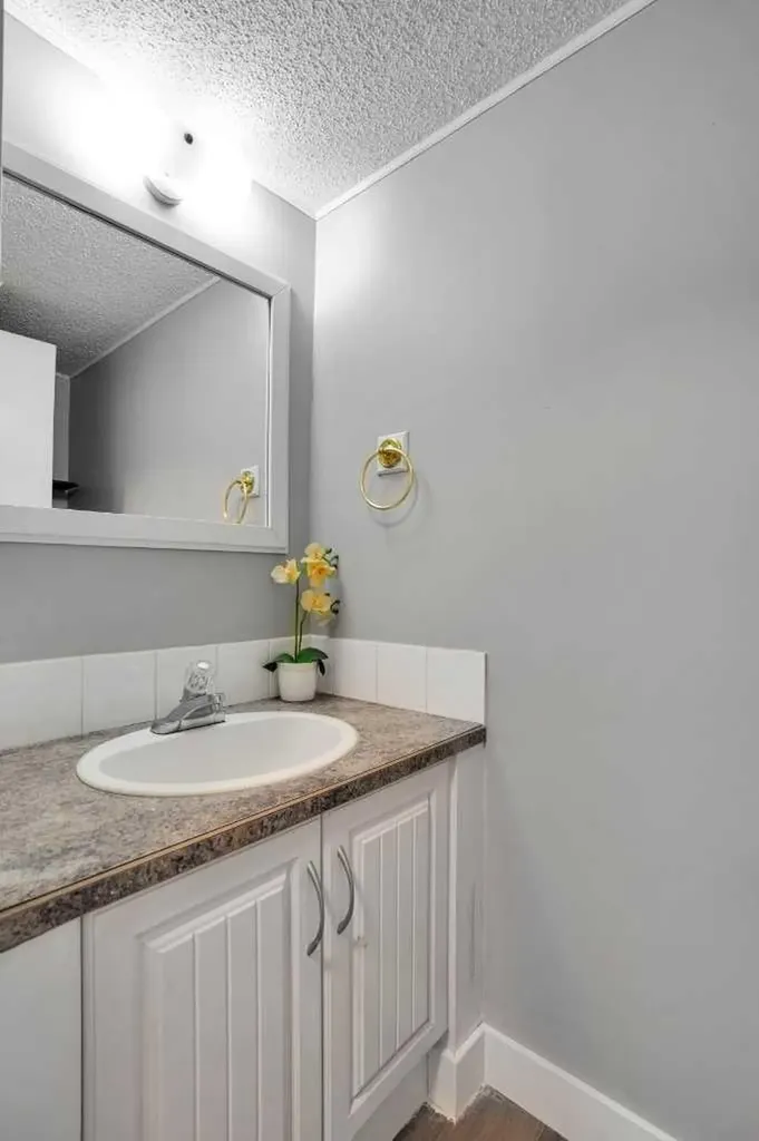 36 Falton Court NE Calgary AB T3J 1J3