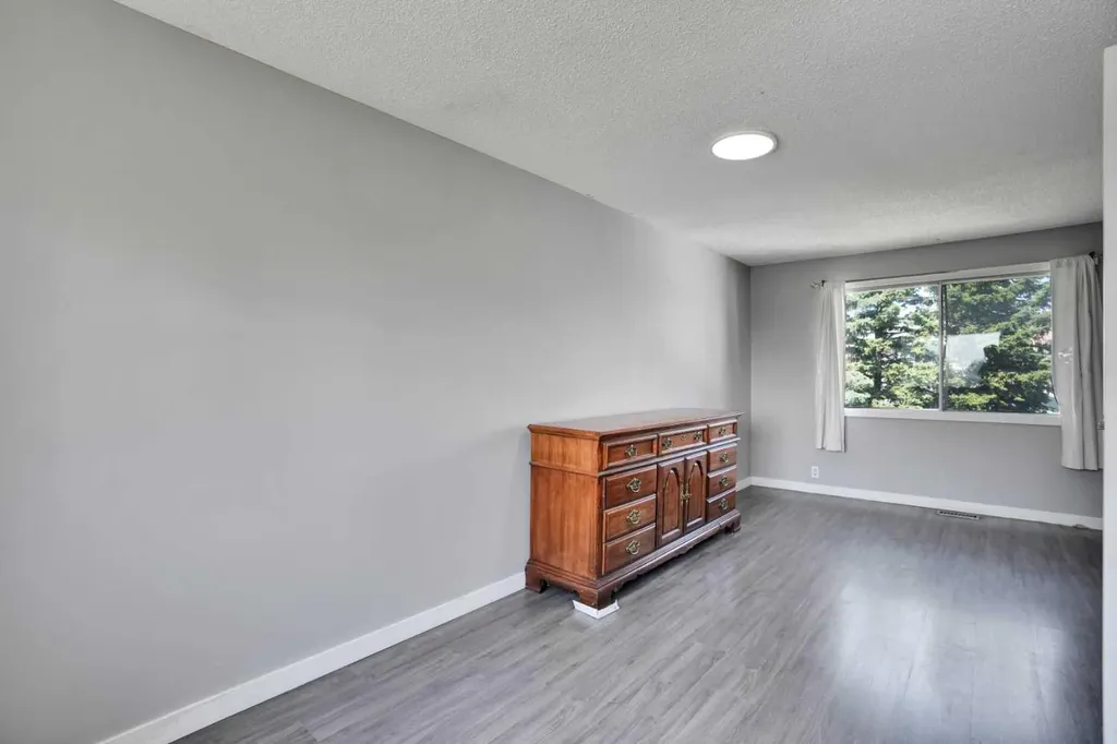 36 Falton Court NE Calgary AB T3J 1J3