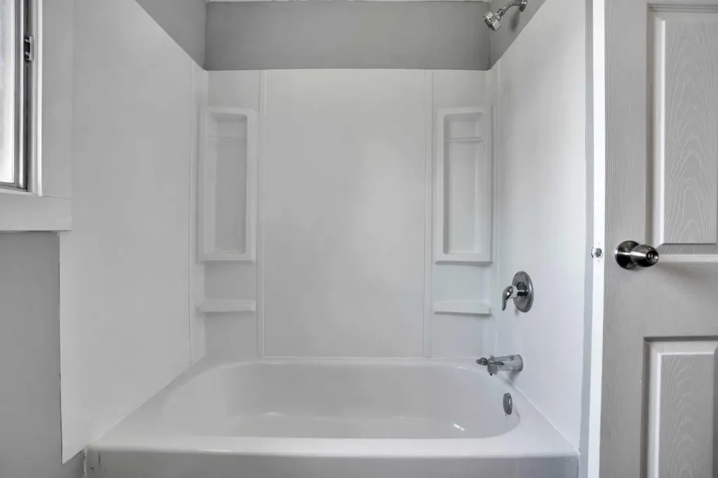 36 Falton Court NE Calgary AB T3J 1J3