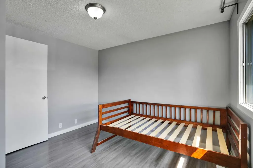 36 Falton Court NE Calgary AB T3J 1J3