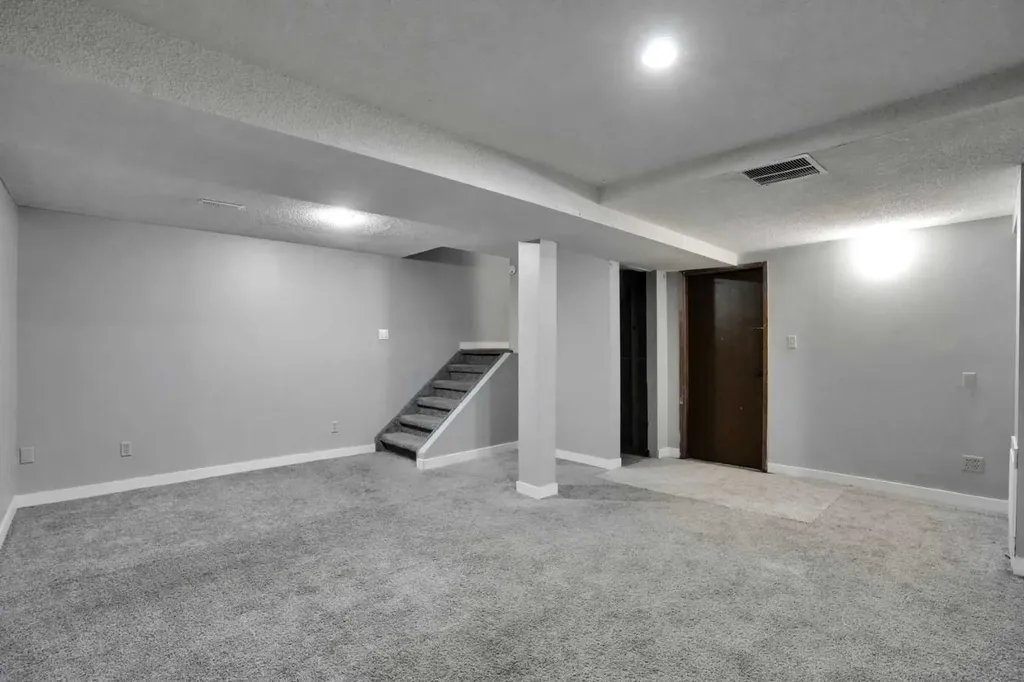 36 Falton Court NE Calgary AB T3J 1J3