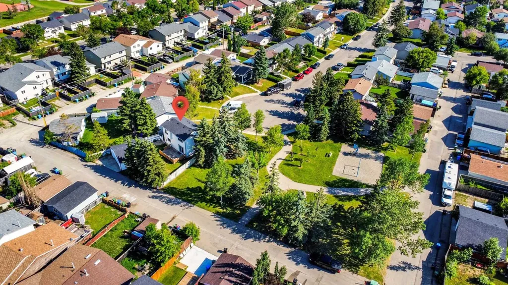 36 Falton Court NE Calgary AB T3J 1J3