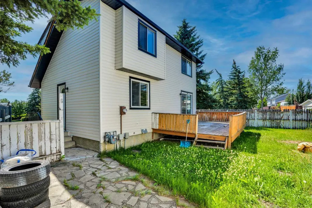 36 Falton Court NE Calgary AB T3J 1J3