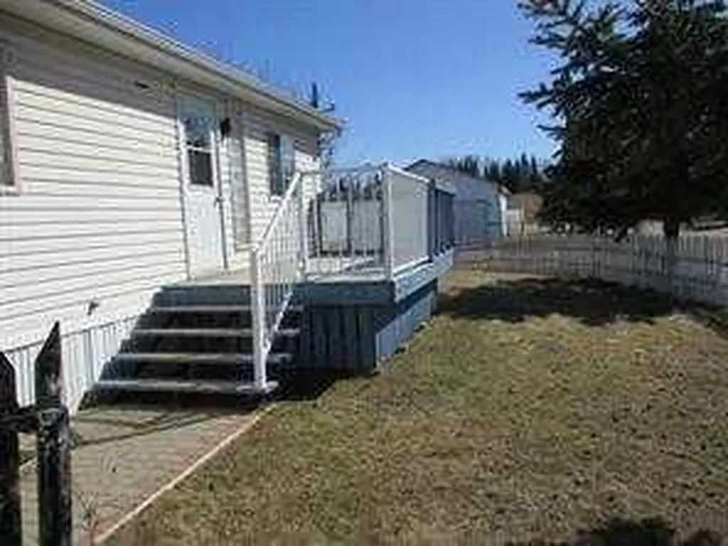 914 2b Street SE Manning AB T0H 2M0