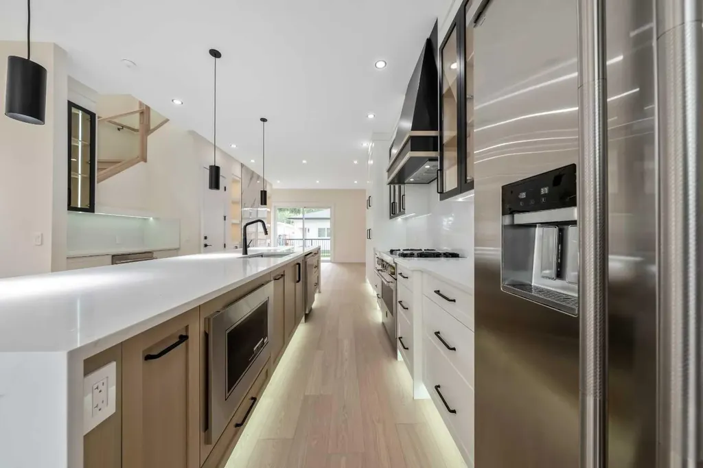 2431 23 Street NW Calgary AB T2M 3y3