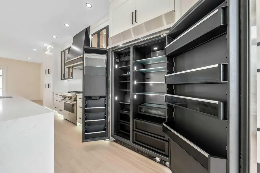 2431 23 Street NW Calgary AB T2M 3y3