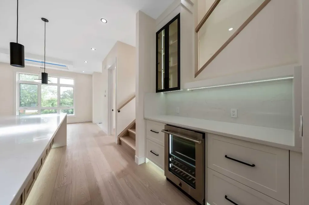 2431 23 Street NW Calgary AB T2M 3y3