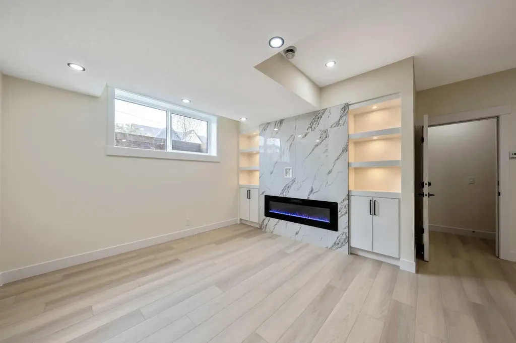 2431 23 Street NW Calgary AB T2M 3y3