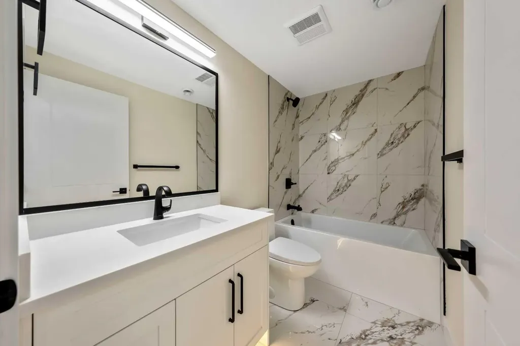 2431 23 Street NW Calgary AB T2M 3y3