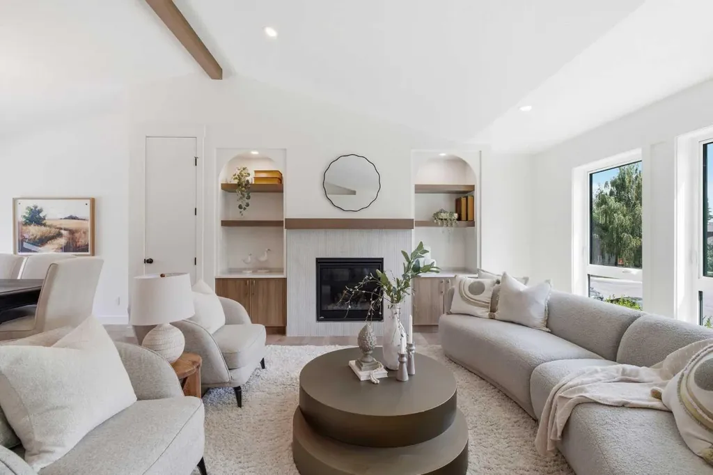31 Midvalley Road SE Calgary AB T2X 1K5