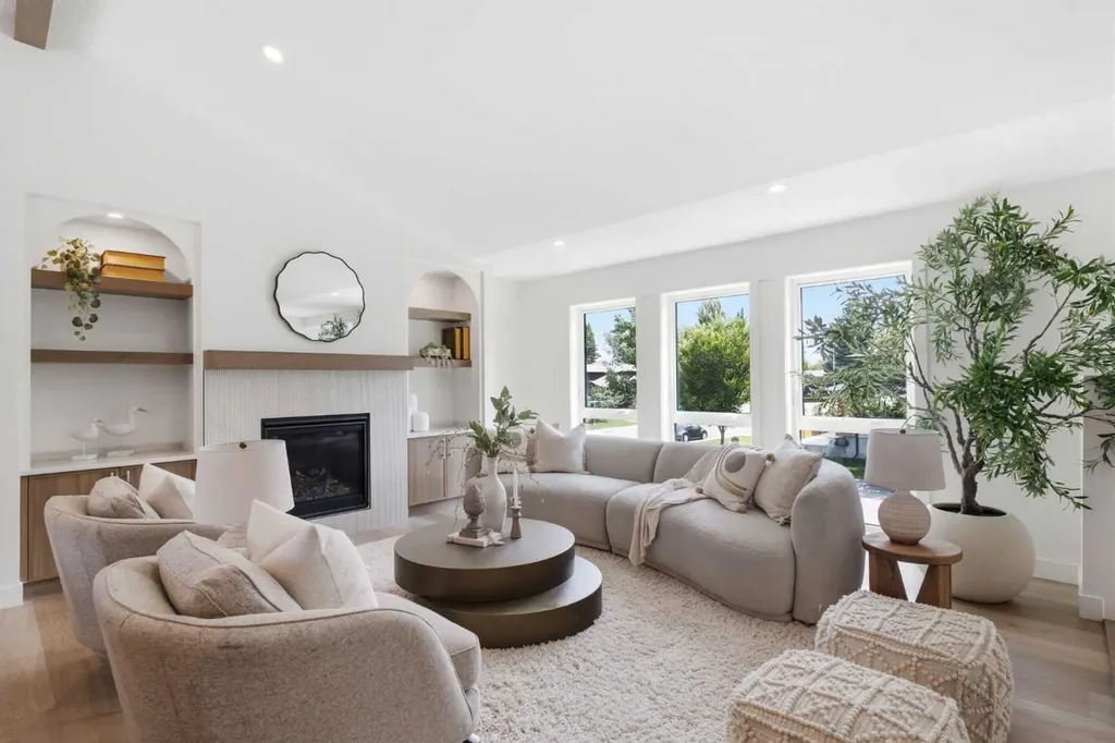 31 Midvalley Road SE Calgary AB T2X 1K5