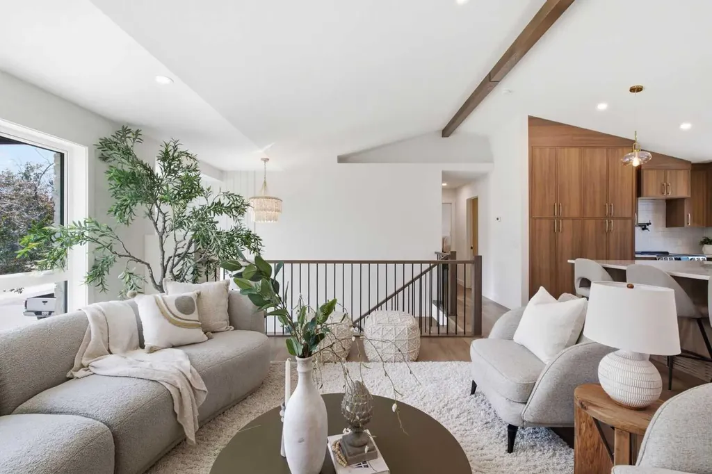 31 Midvalley Road SE Calgary AB T2X 1K5