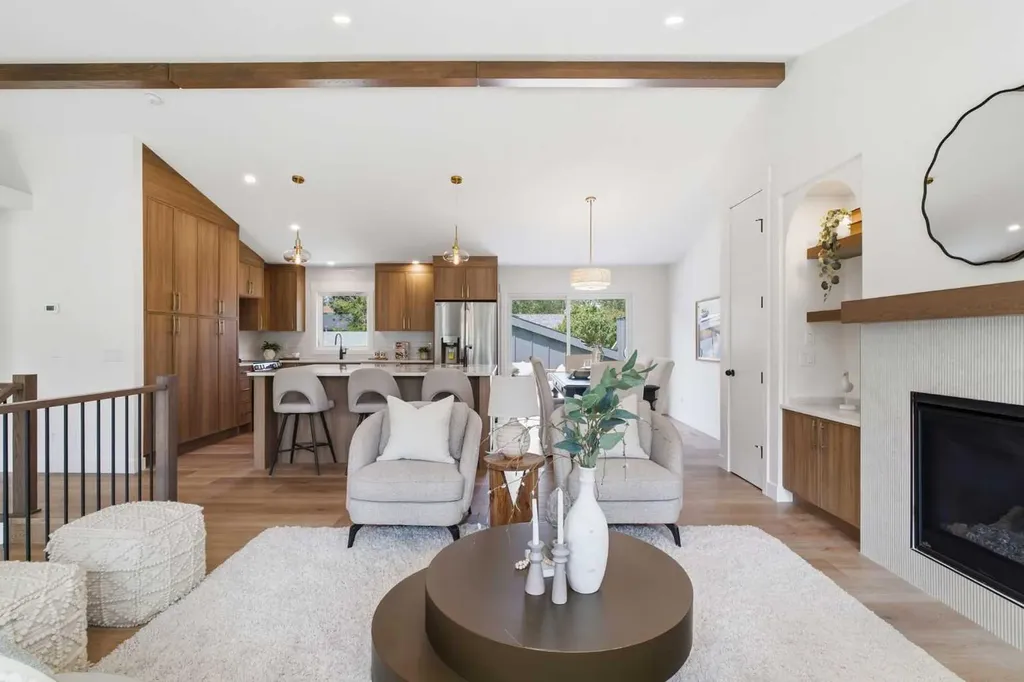 31 Midvalley Road SE Calgary AB T2X 1K5