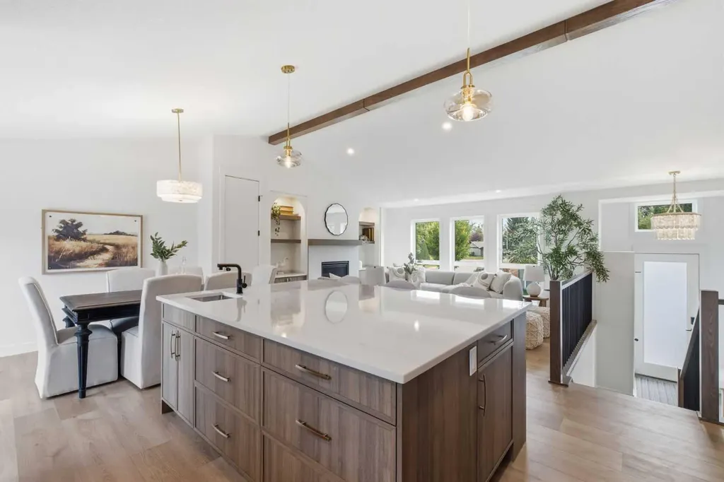 31 Midvalley Road SE Calgary AB T2X 1K5