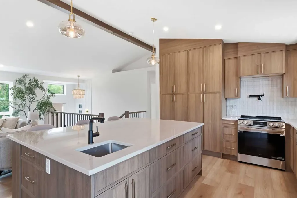 31 Midvalley Road SE Calgary AB T2X 1K5