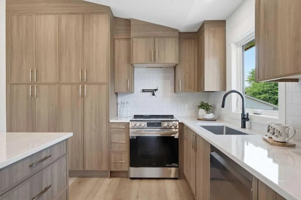 31 Midvalley Road SE Calgary AB T2X 1K5