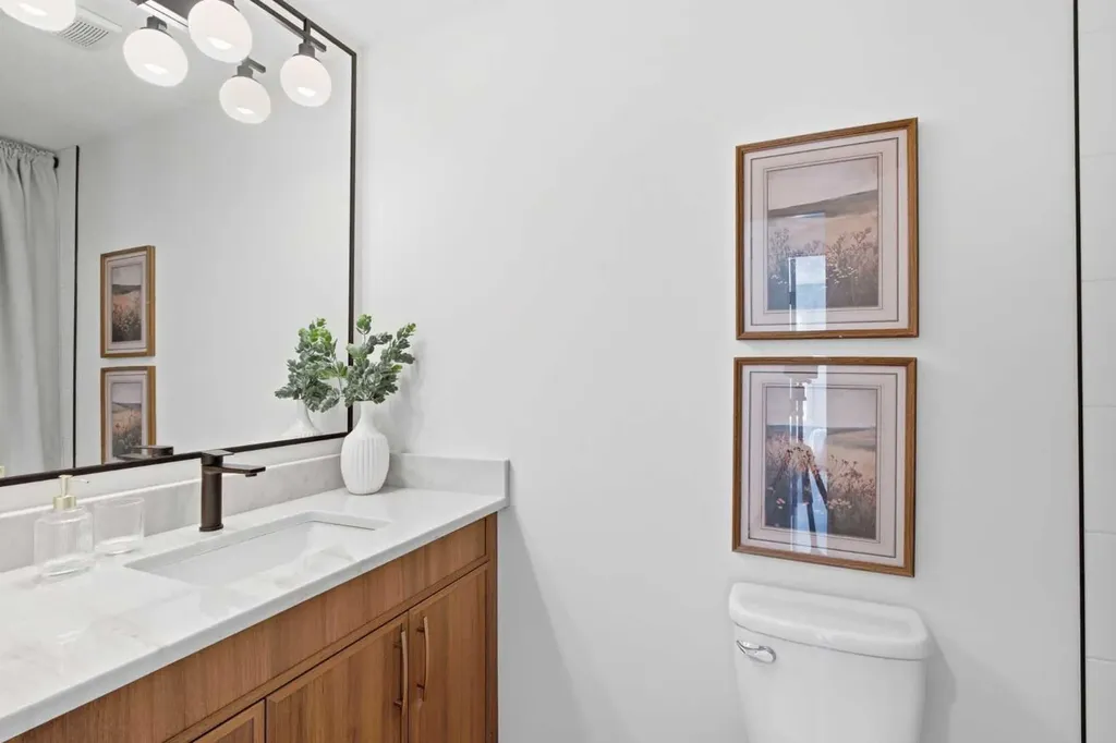 31 Midvalley Road SE Calgary AB T2X 1K5