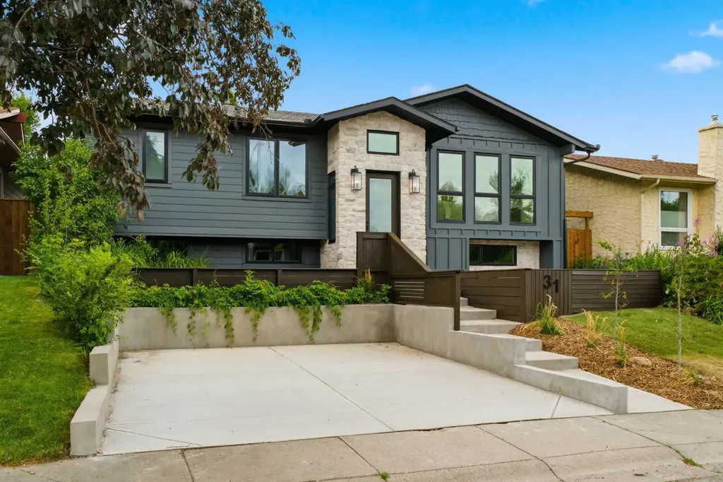31 Midvalley Road SE Calgary AB T2X 1K5
