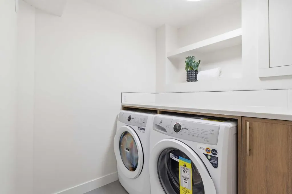 31 Midvalley Road SE Calgary AB T2X 1K5