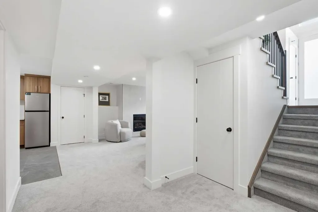 31 Midvalley Road SE Calgary AB T2X 1K5