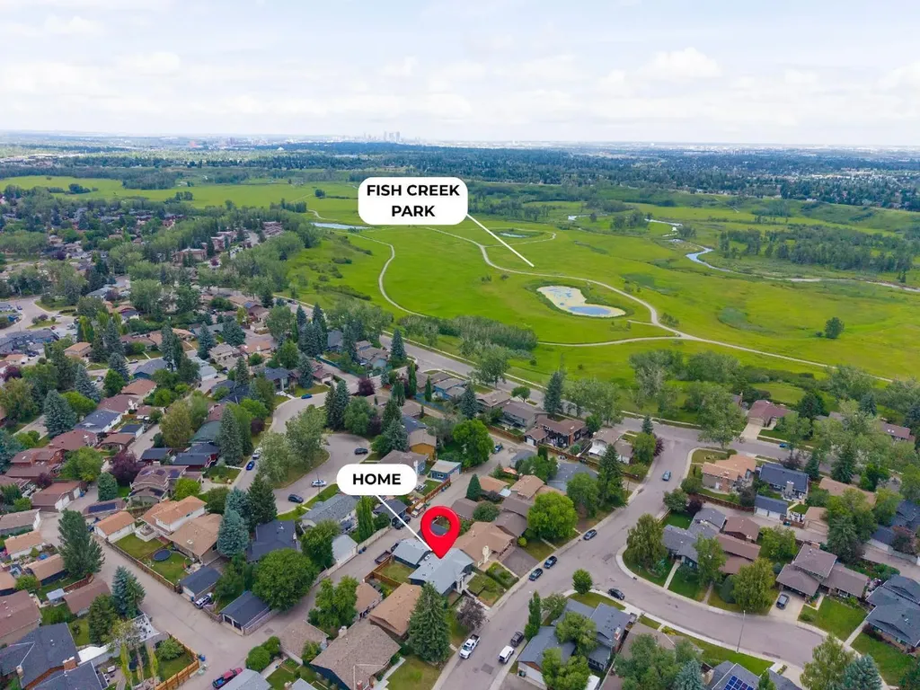 31 Midvalley Road SE Calgary AB T2X 1K5