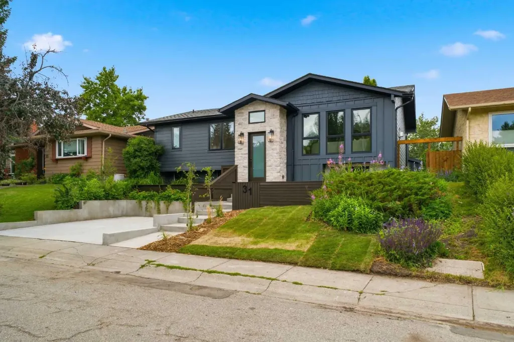 31 Midvalley Road SE Calgary AB T2X 1K5