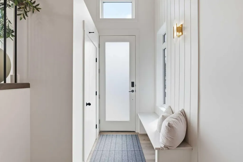 31 Midvalley Road SE Calgary AB T2X 1K5