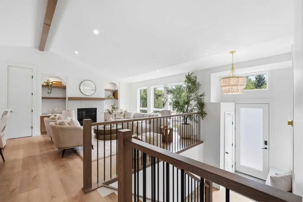31 Midvalley Road SE Calgary AB T2X 1K5