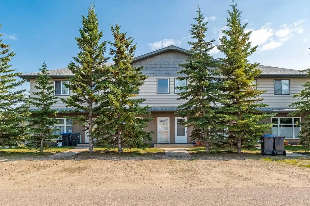 4406 46 Avenue Sylvan Lake AB T4S 1W7