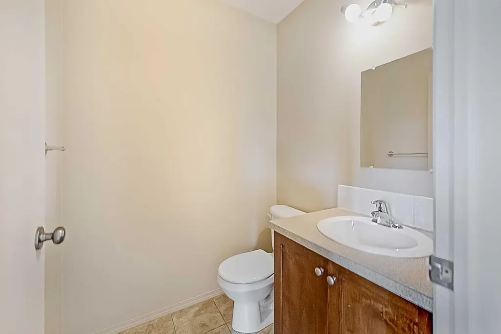 4406 46 Avenue Sylvan Lake AB T4S 1W7