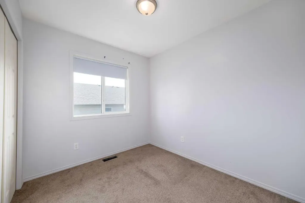 4406 46 Avenue Sylvan Lake AB T4S 1W7