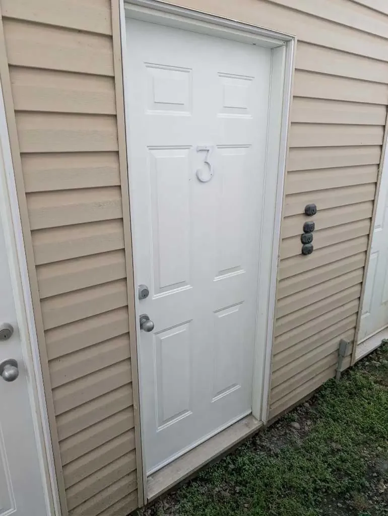 4406 46 Avenue Sylvan Lake AB T4S 1W7