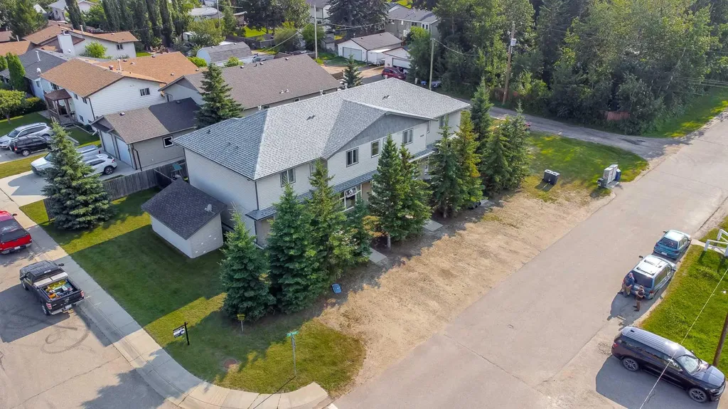 4406 46 Avenue Sylvan Lake AB T4S 1W7