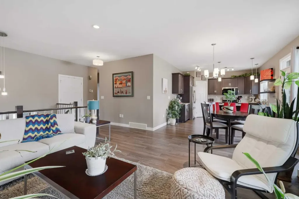 3908 49 Avenue Ponoka AB T4J 0B6