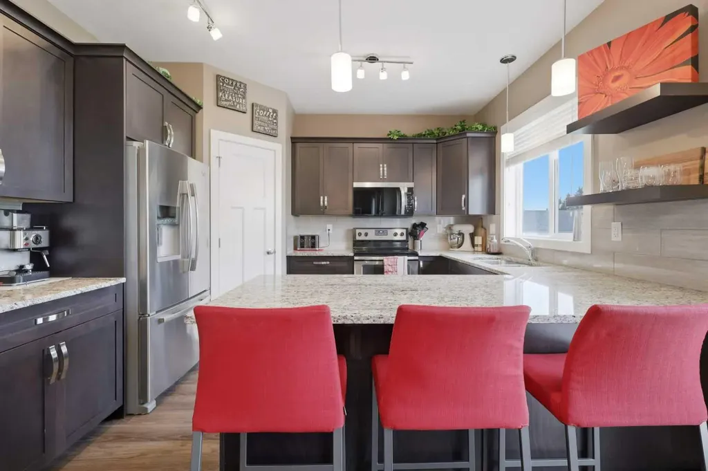3908 49 Avenue Ponoka AB T4J 0B6