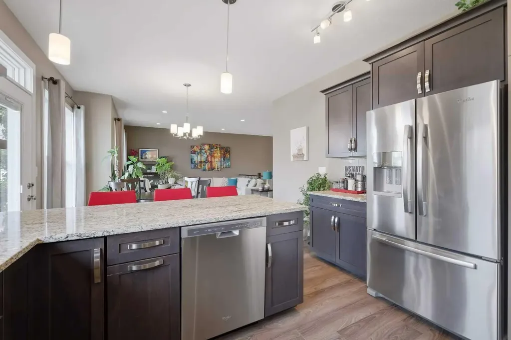 3908 49 Avenue Ponoka AB T4J 0B6