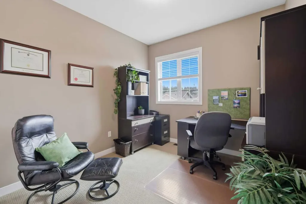 3908 49 Avenue Ponoka AB T4J 0B6