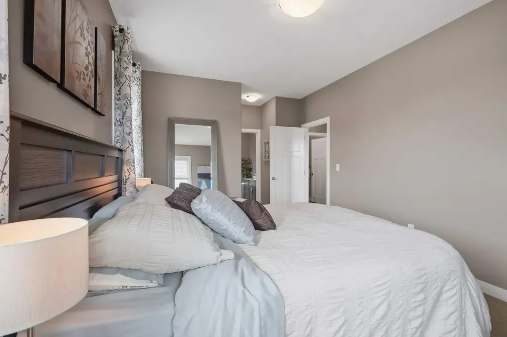 3908 49 Avenue Ponoka AB T4J 0B6