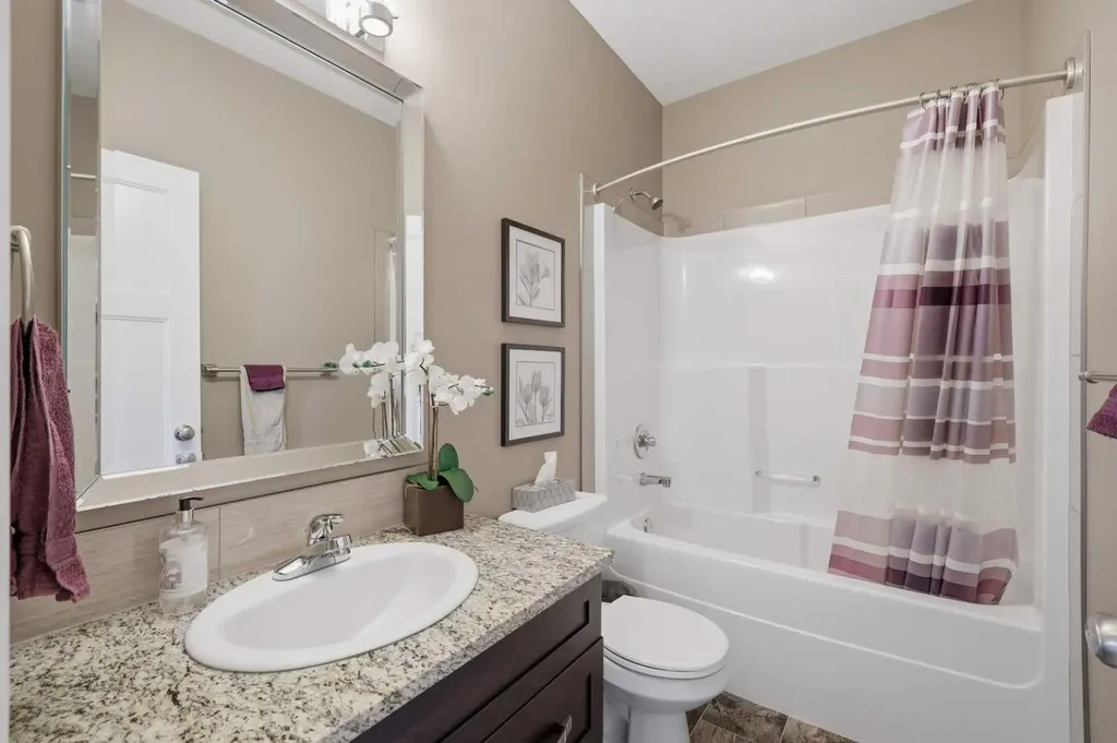 3908 49 Avenue Ponoka AB T4J 0B6