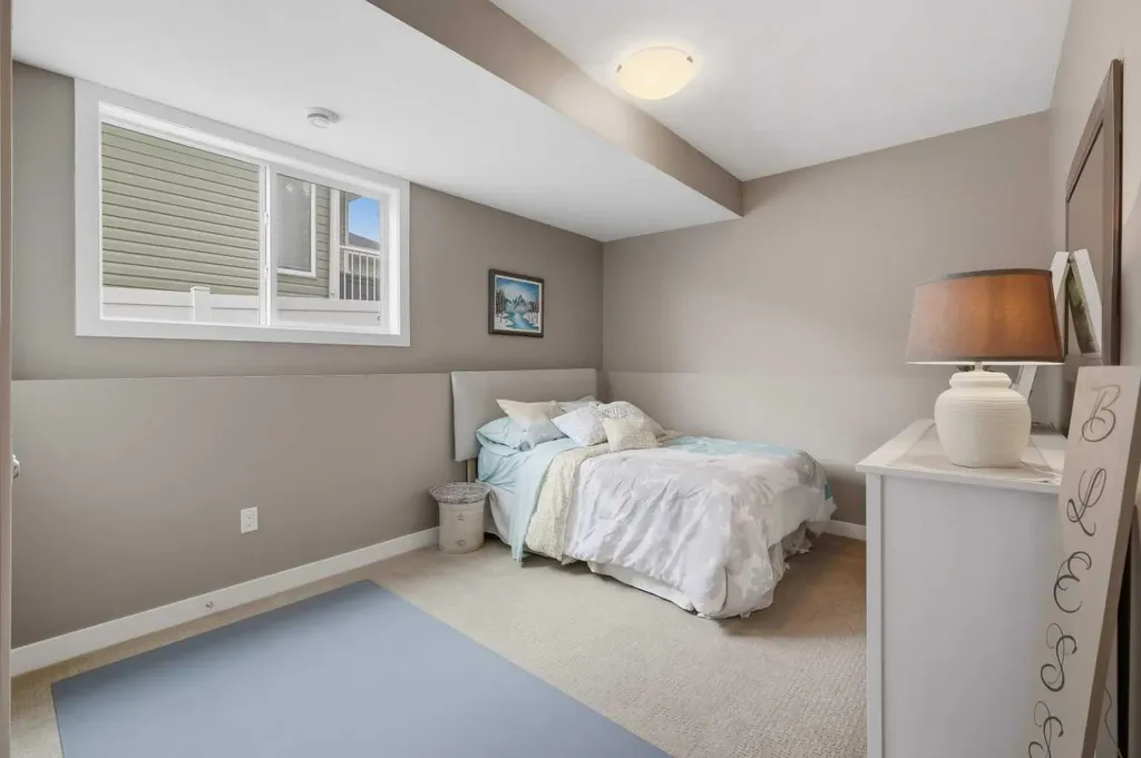 3908 49 Avenue Ponoka AB T4J 0B6
