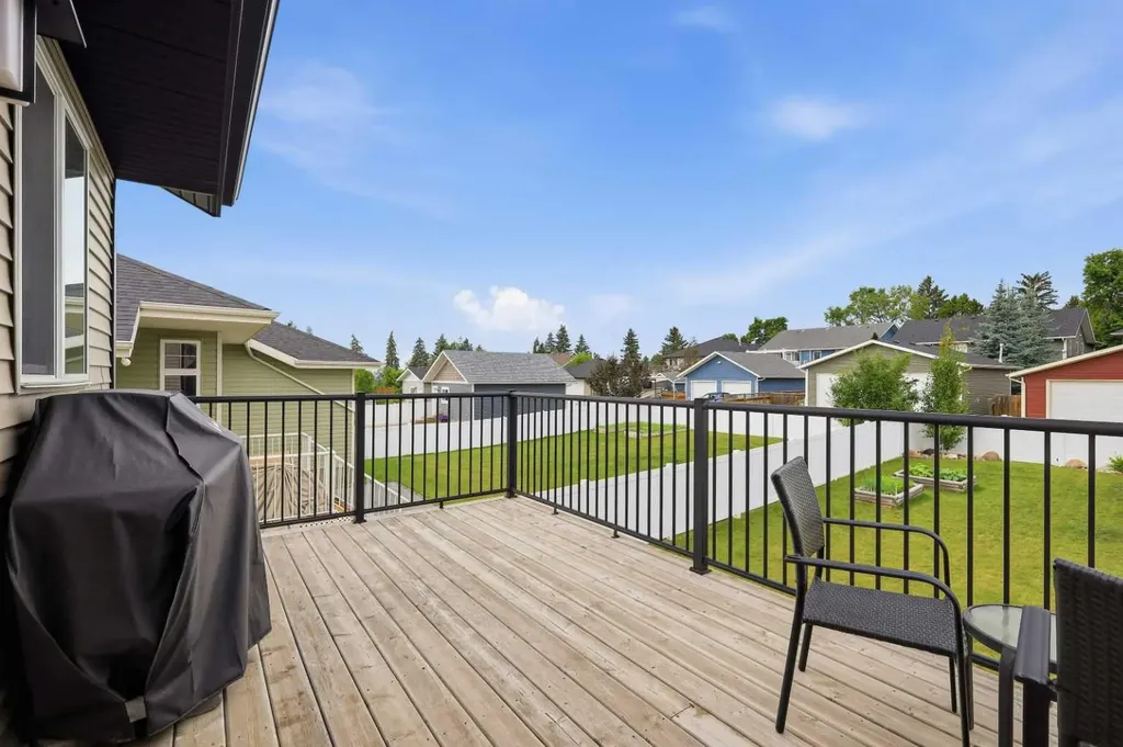 3908 49 Avenue Ponoka AB T4J 0B6