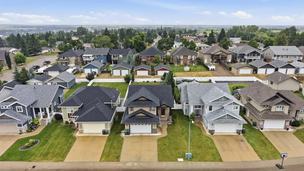 3908 49 Avenue Ponoka AB T4J 0B6