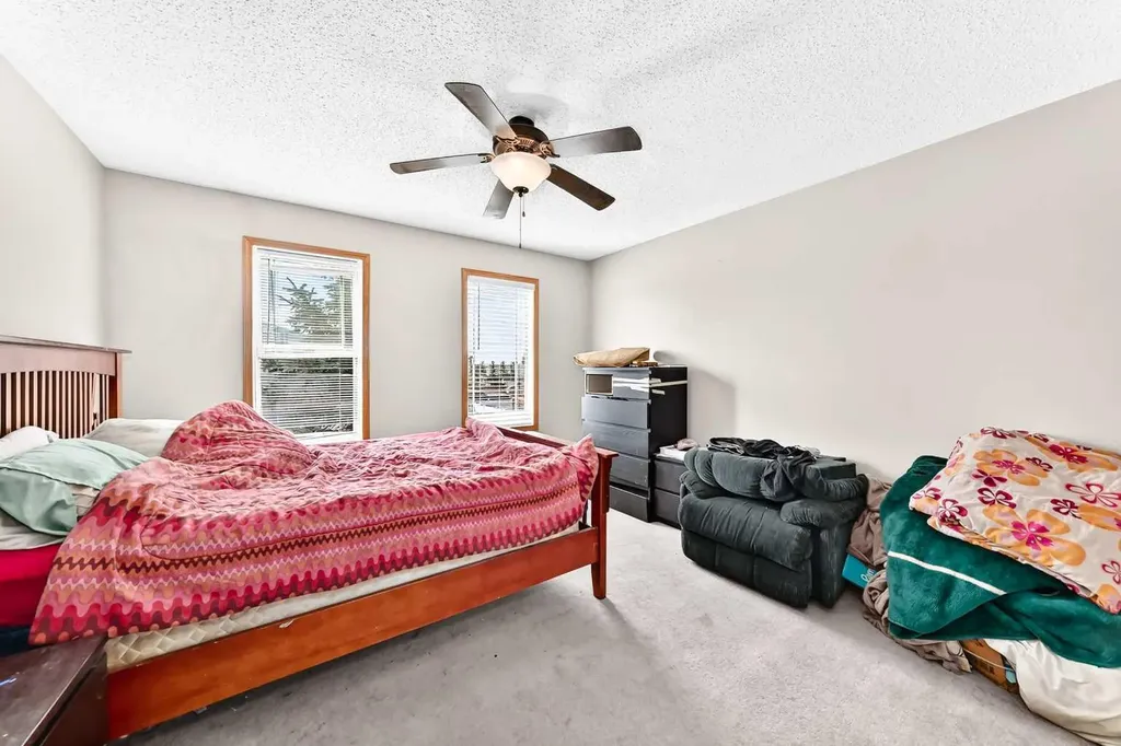 24 Johns Street Red Deer AB T4P 4C7