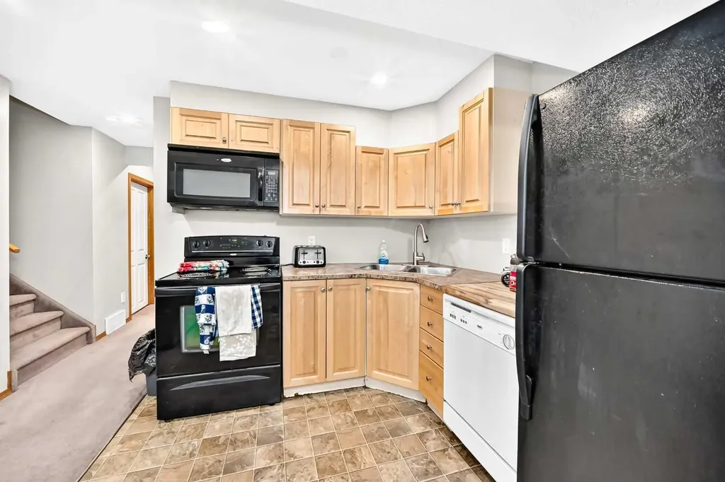 24 Johns Street Red Deer AB T4P 4C7