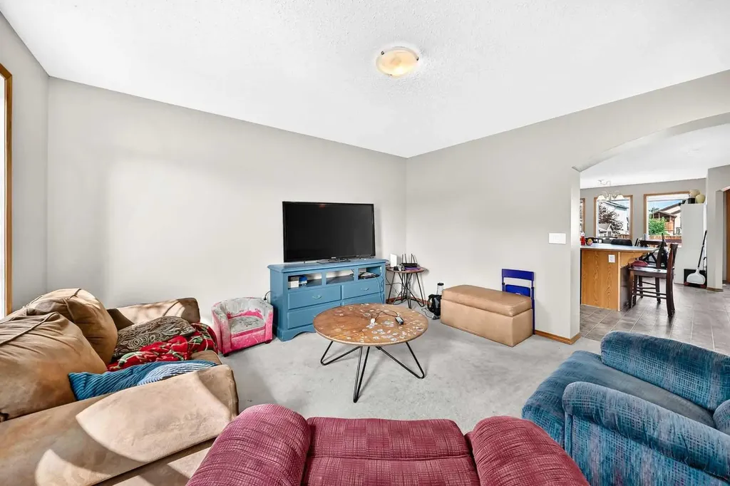 24 Johns Street Red Deer AB T4P 4C7