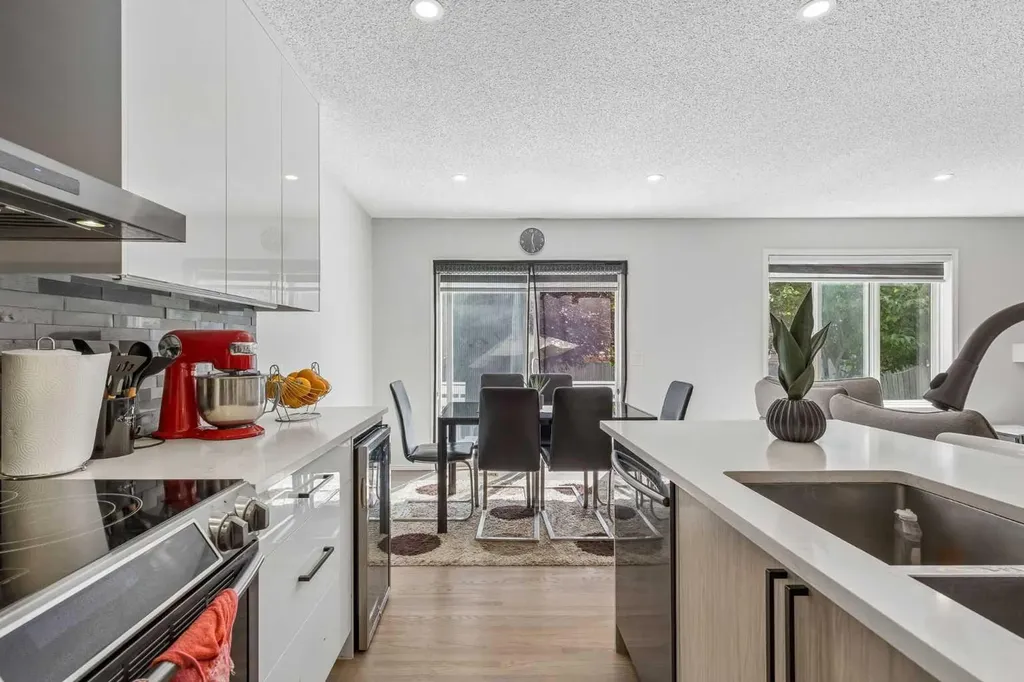 60 Cranfield Park SE Calgary AB T3M1B4
