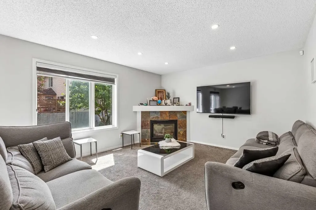 60 Cranfield Park SE Calgary AB T3M1B4
