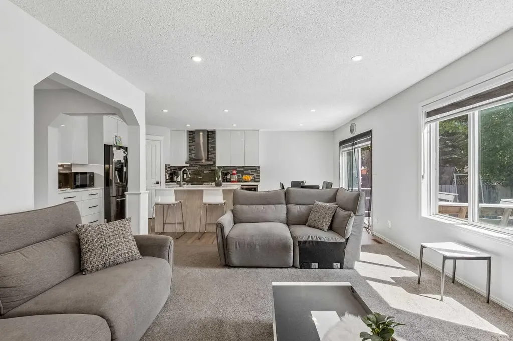 60 Cranfield Park SE Calgary AB T3M1B4