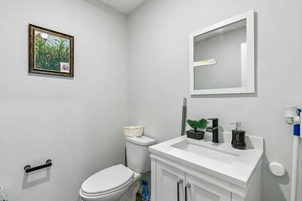 60 Cranfield Park SE Calgary AB T3M1B4
