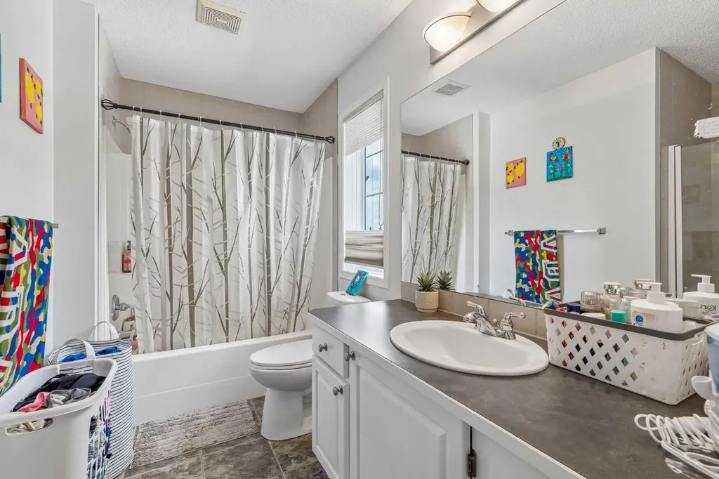 60 Cranfield Park SE Calgary AB T3M1B4